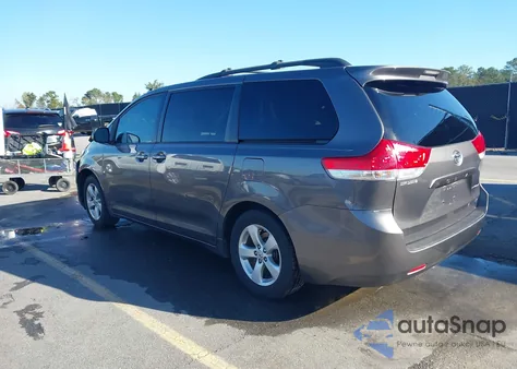 2011 Toyota Sienna Le V6 from USA, damaged, VIN 5TDKK3DCXBS039574